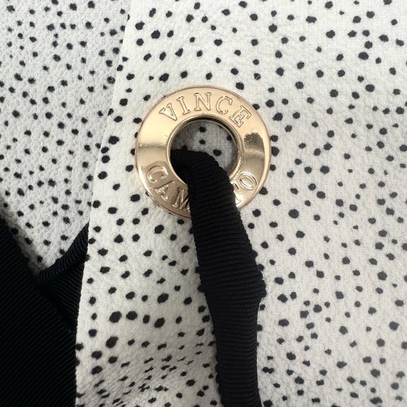 Vince Camuto Cream Blouse with Black Accent - Picture 9 of 11